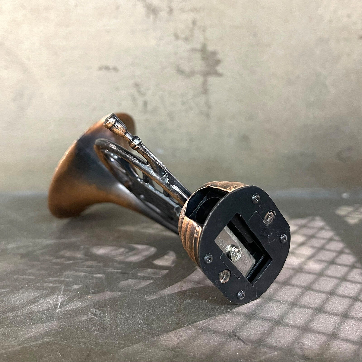 FRENCH HORN Novelty Antique Pencil Sharpener