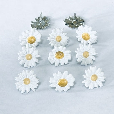 Eyelet Outlet White Daisy Brads Pk12