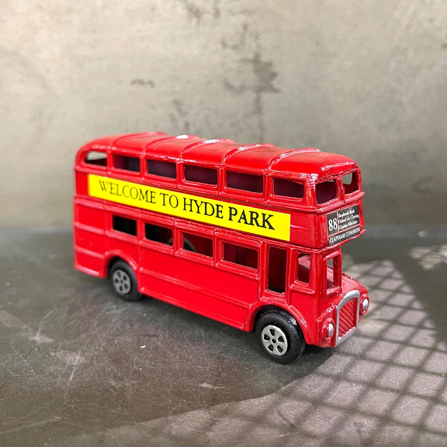LONDON BUS Novelty Antique Pencil Sharpener