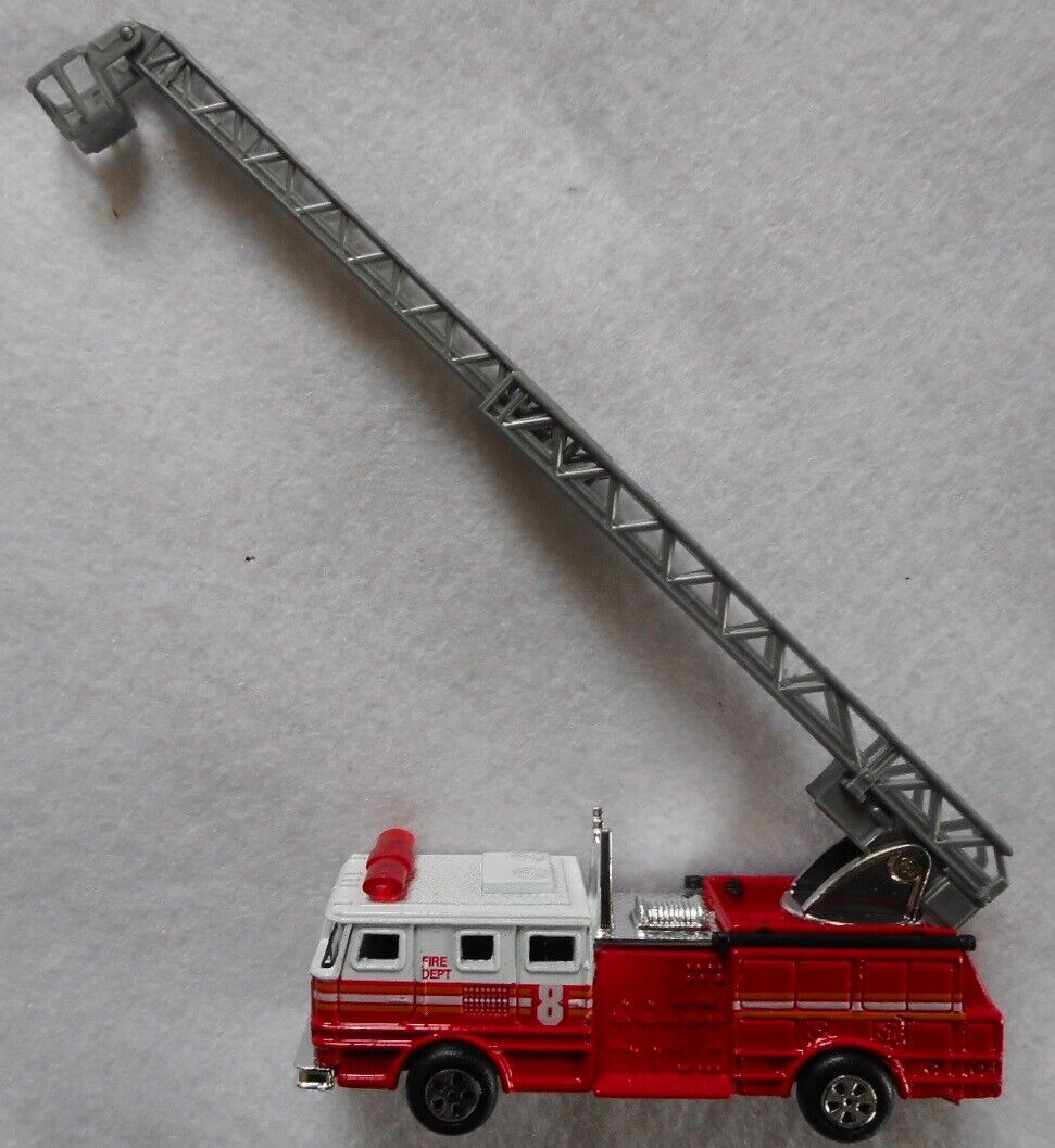 RED FIRE ENGINE Novelty Antique Pencil Sharpener
