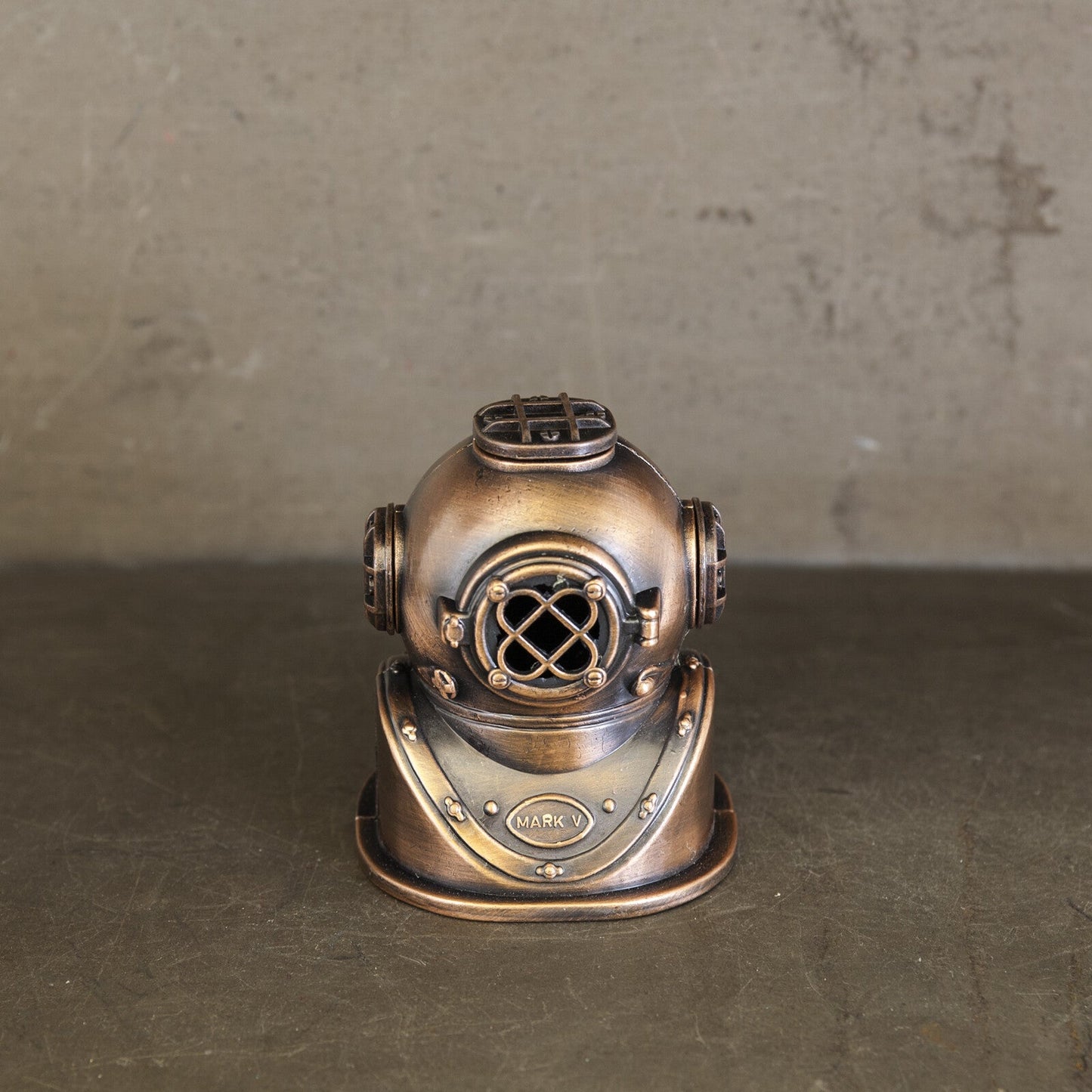 VINTAGE DIVING HELMET Novelty Antique Pencil Sharpener