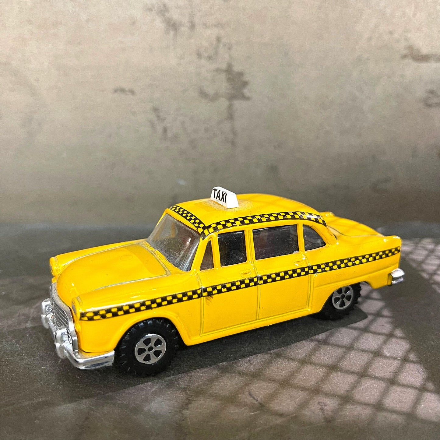 YELLOW TAXI Novelty Antique Pencil Sharpener
