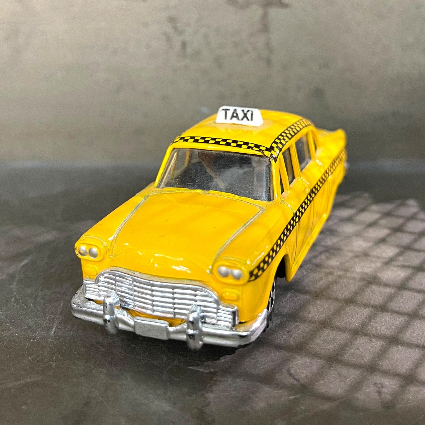 YELLOW TAXI Novelty Antique Pencil Sharpener