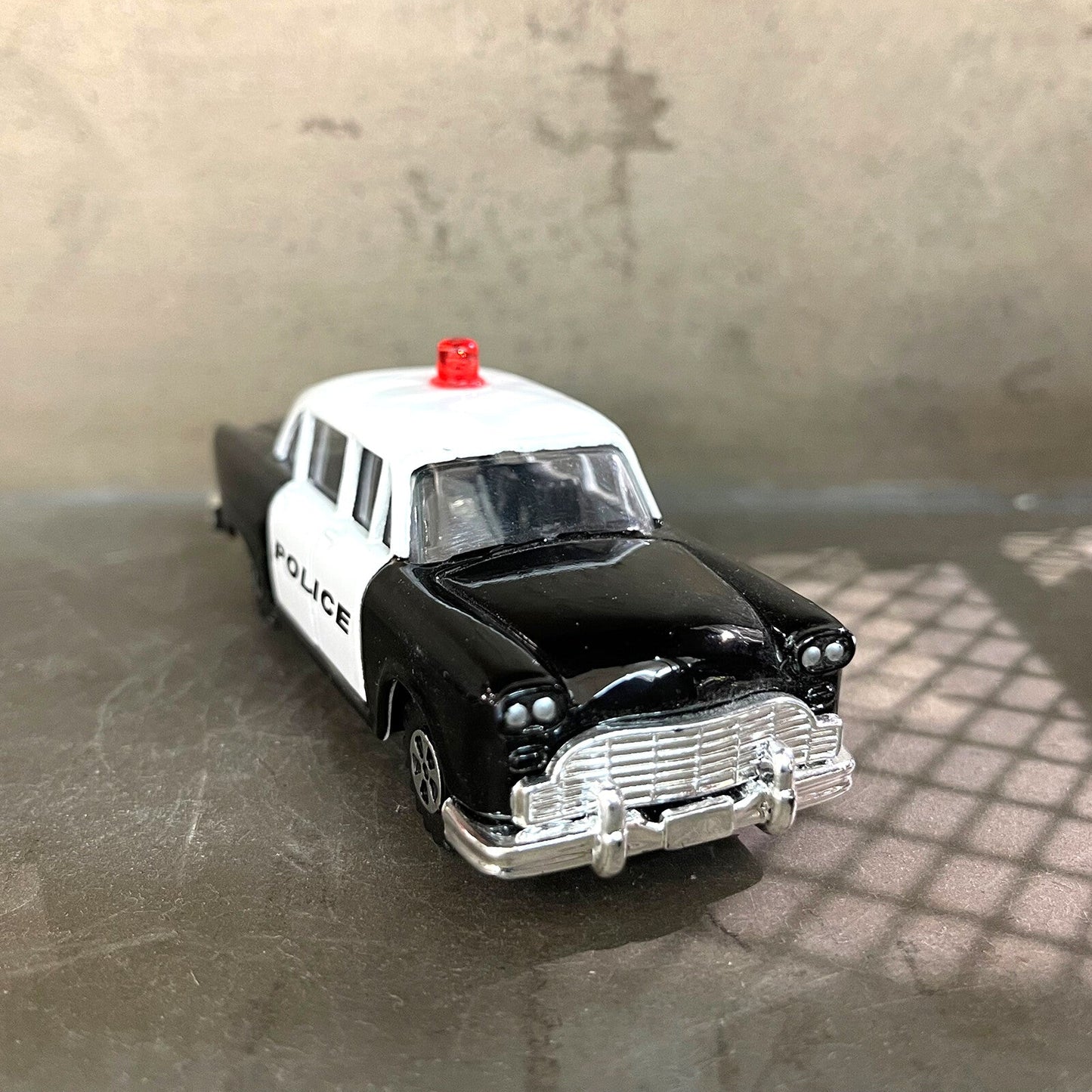 RETRO POLICE CAR Novelty Antique Pencil Sharpener