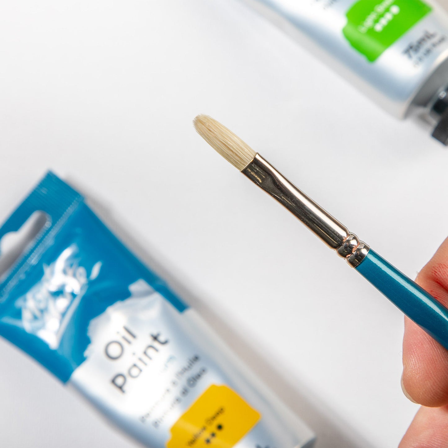 Mont Marte Artist Brush Oil Chungking Filbert 2