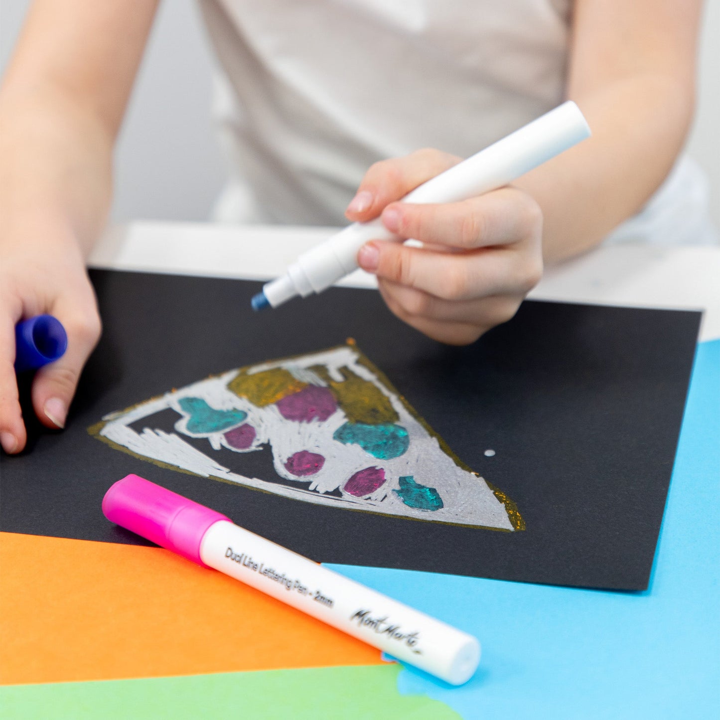 Mont Marte Metallic Colouring Set 28pc - Pencils, Markers and More