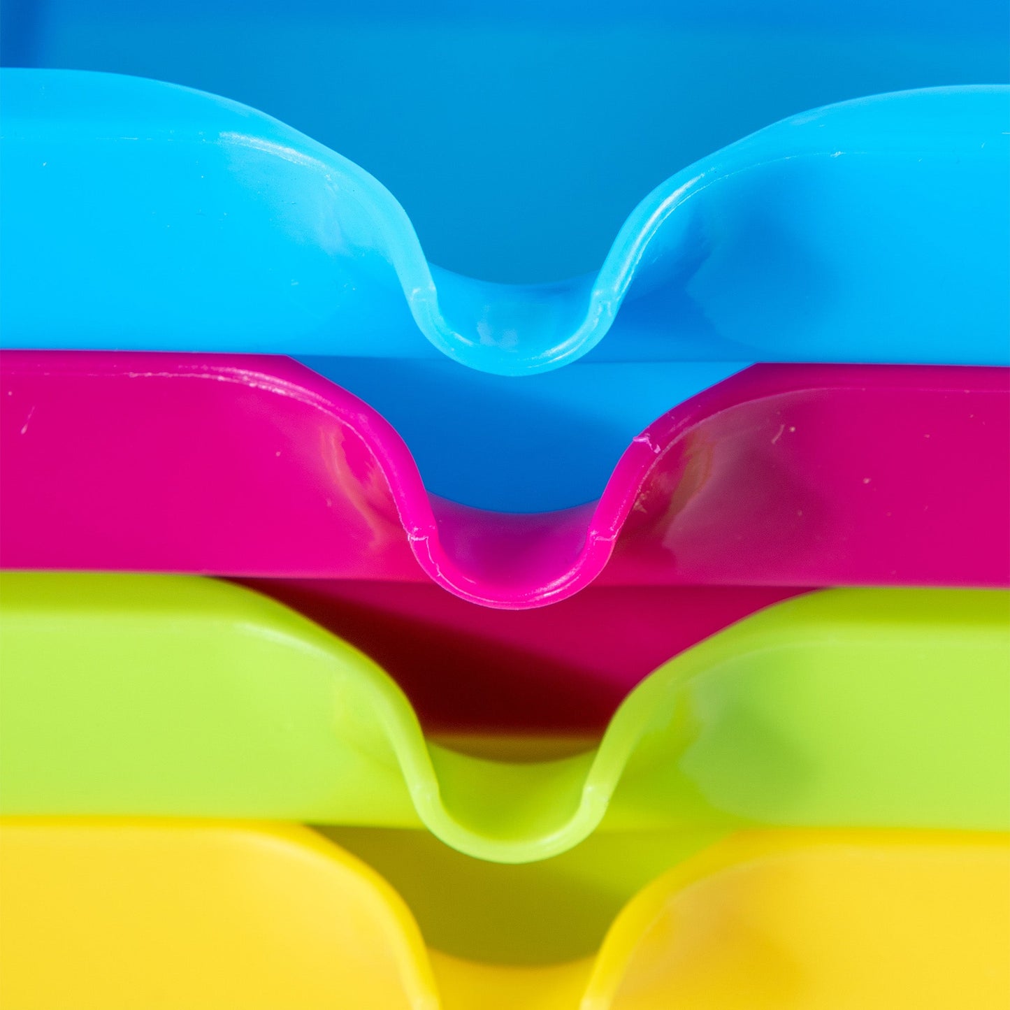 Mont Marte Paint Pouring Trays 4pc