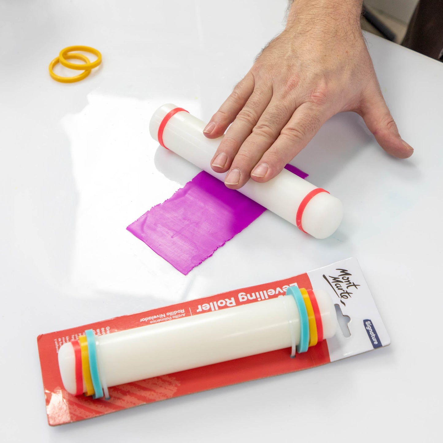 Mont Marte Polymer Clay Levelling Roller With Bands 20cm