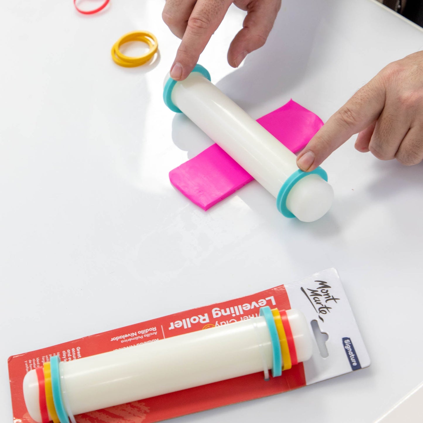 Mont Marte Polymer Clay Levelling Roller With Bands 20cm