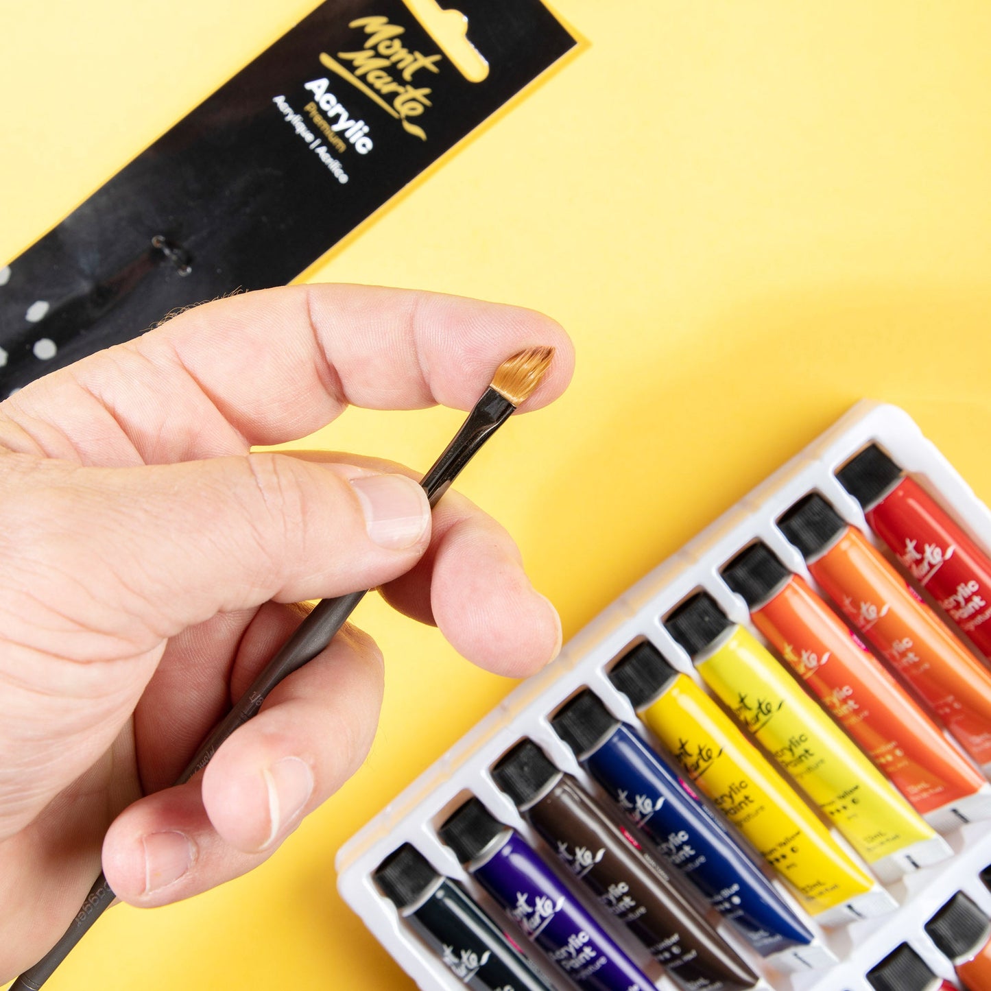 Mont Marte Artist Brush Acrylic Taklon Dagger 1/8