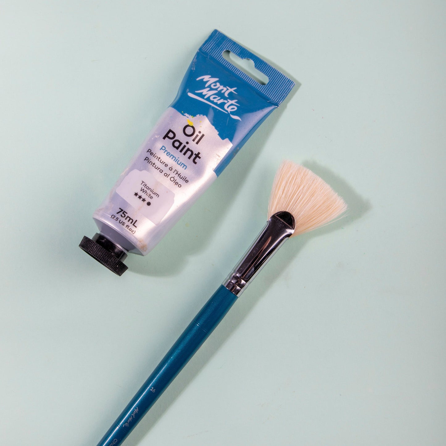 Mont Marte Artist Brush Oil Chungking Fan 16