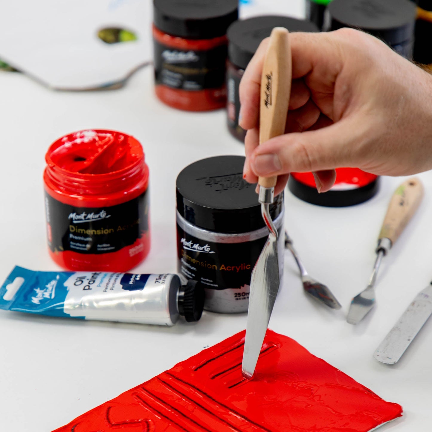 Mont Marte Dimension Acrylic Paint 250mls - Brilliant Red