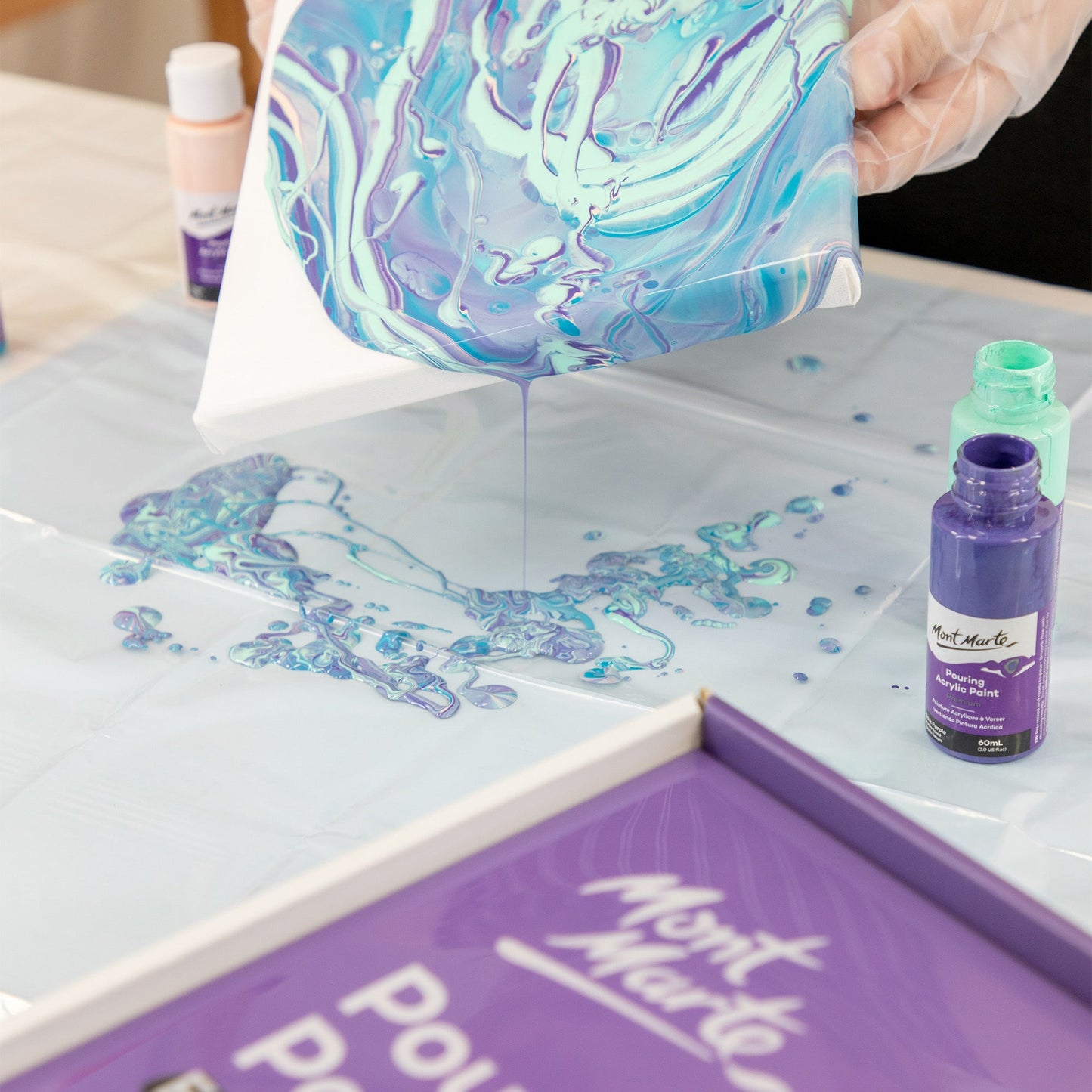 Mont Marte Pouring Paint Experience Kit 72pc